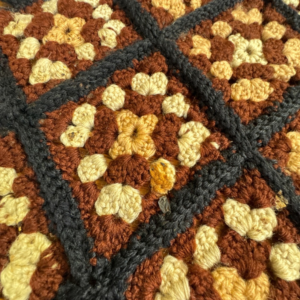 Vintage Handmade Granny Square Afghan Brown Pink Cream Crochet Throw 70s - Picture 3 of 12